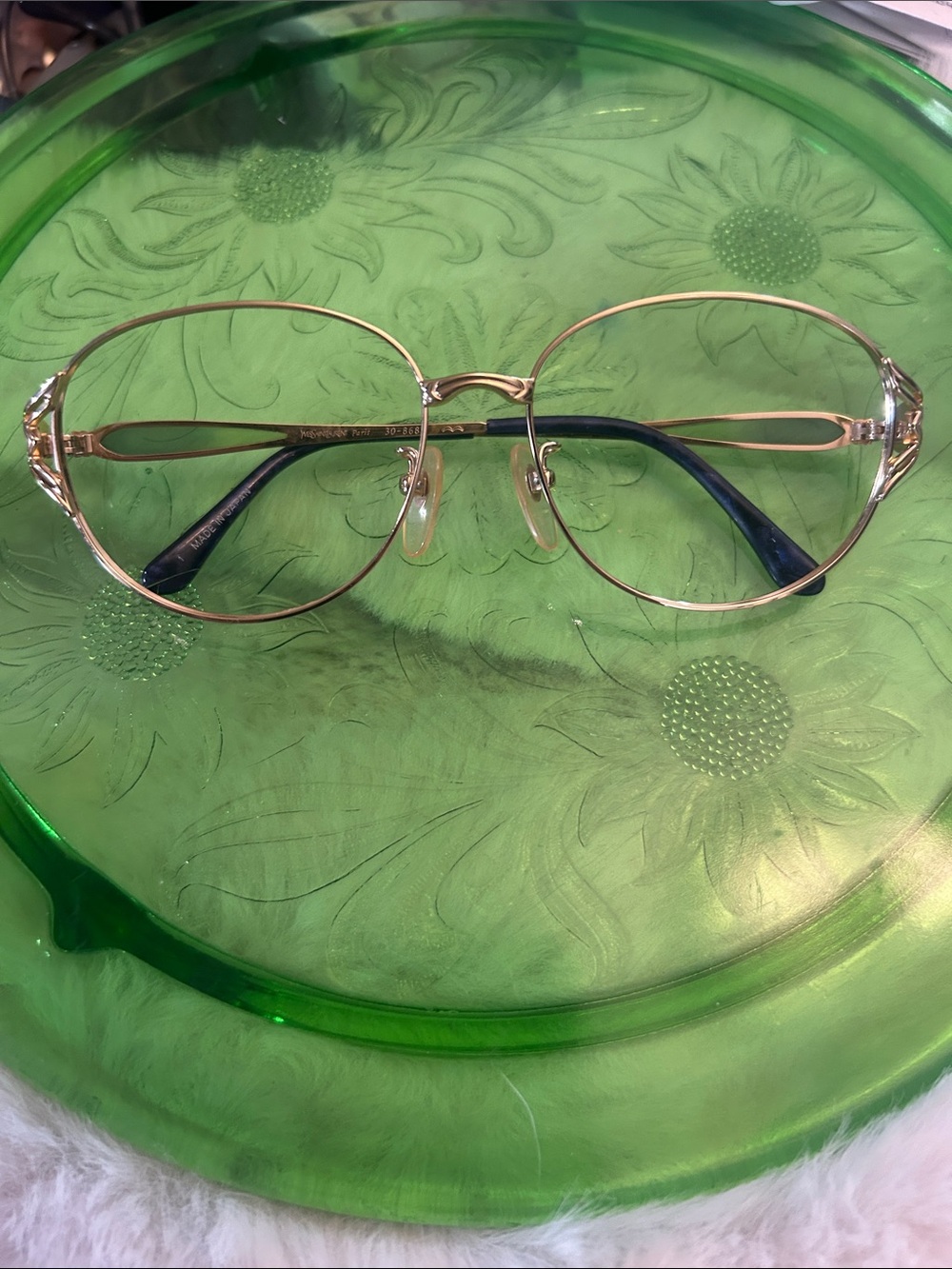 Yves Saint Laurent YSL Gorgeous gold tone vintage frames